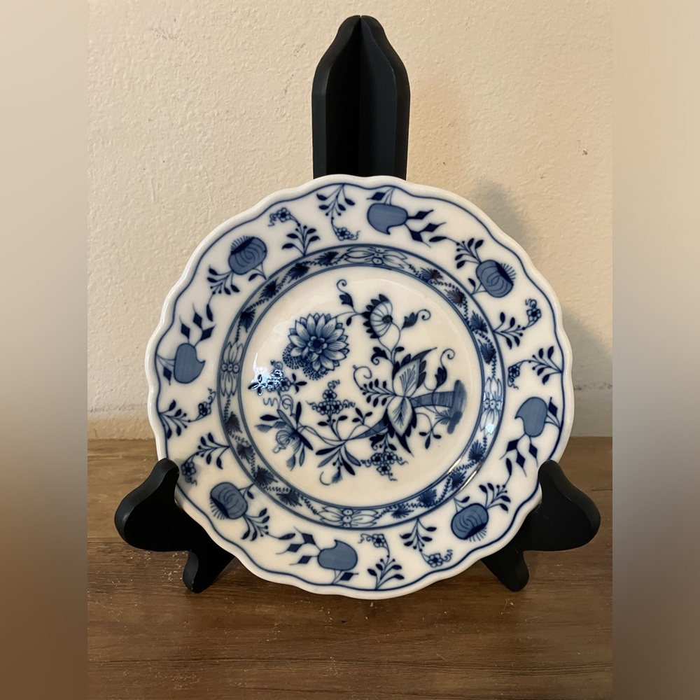 Antique Meissen Blue Onion Salad Plate, 7 1/2" Diameter, Oval Mark